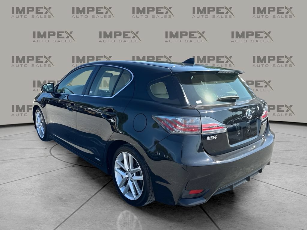 Used 2015 Lexus CT 200h w/ Navigation Package FWD image 3