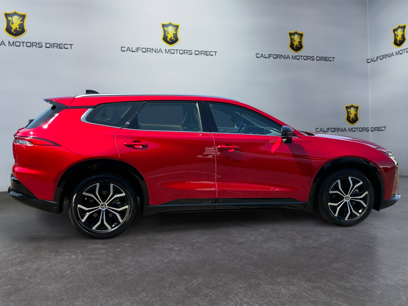 Used 2025 Toyota Crown Signia AWD/4WD image 4