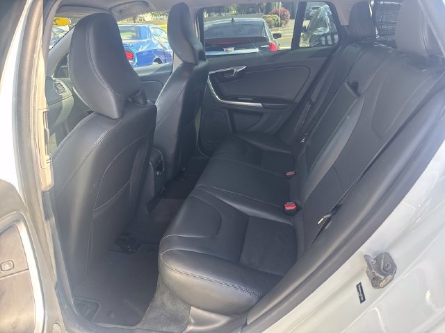 Used 2018 Volvo V60 T5 Cross Country w/ Convenience Package AWD/4WD image 26