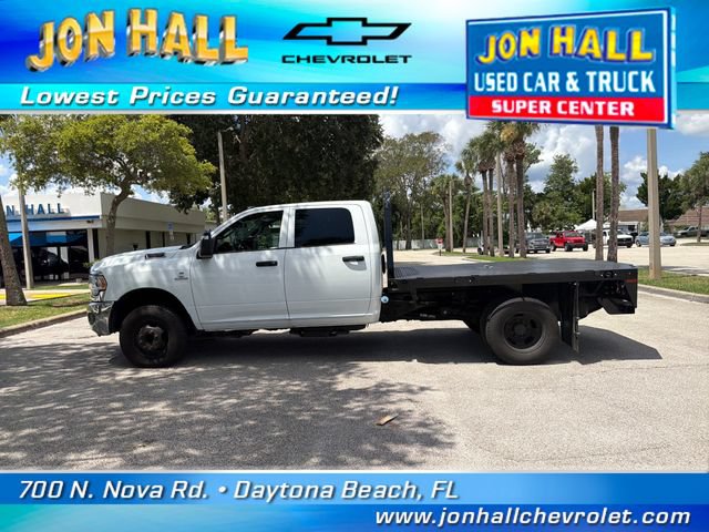 Used 2023 RAM 3500 Tradesman w/ Chrome Appearance Group AWD/4WD image 4
