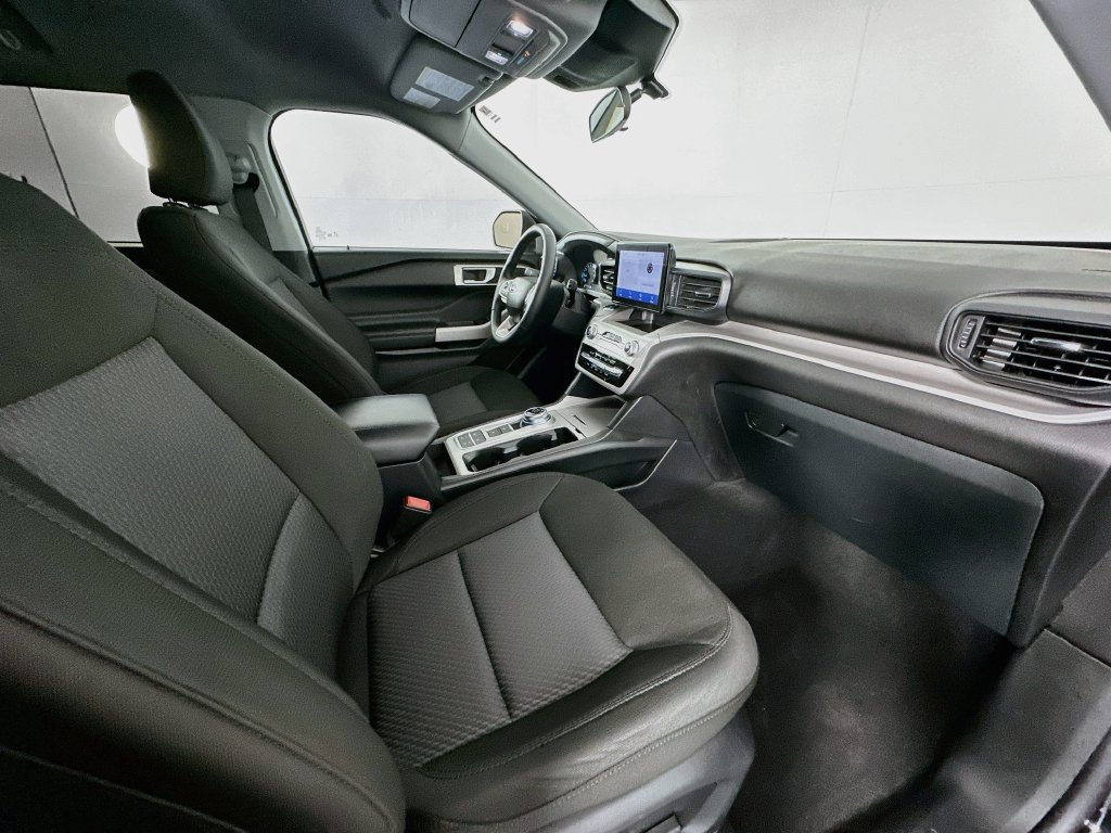 Used 2024 Ford Explorer XLT RWD image 28