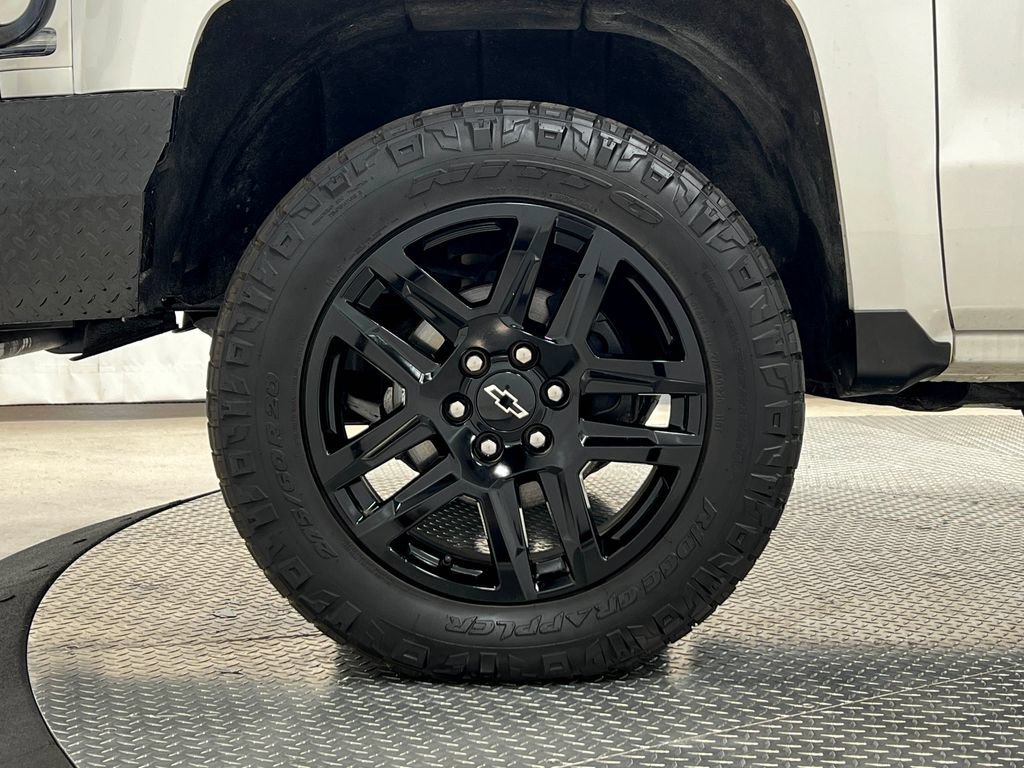 Used 2018 Chevrolet Silverado 1500 LTZ Z71 w/ LTZ Plus Package AWD/4WD image 39