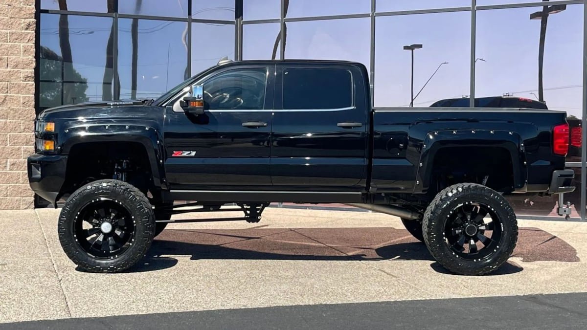 Used 2015 Chevrolet Silverado 2500 LTZ w/ Duramax Plus Package AWD/4WD image 5