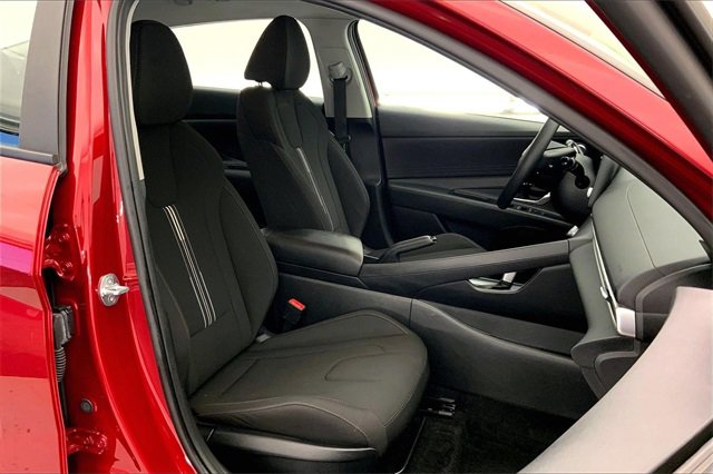 Used 2023 Hyundai Elantra SEL image 7