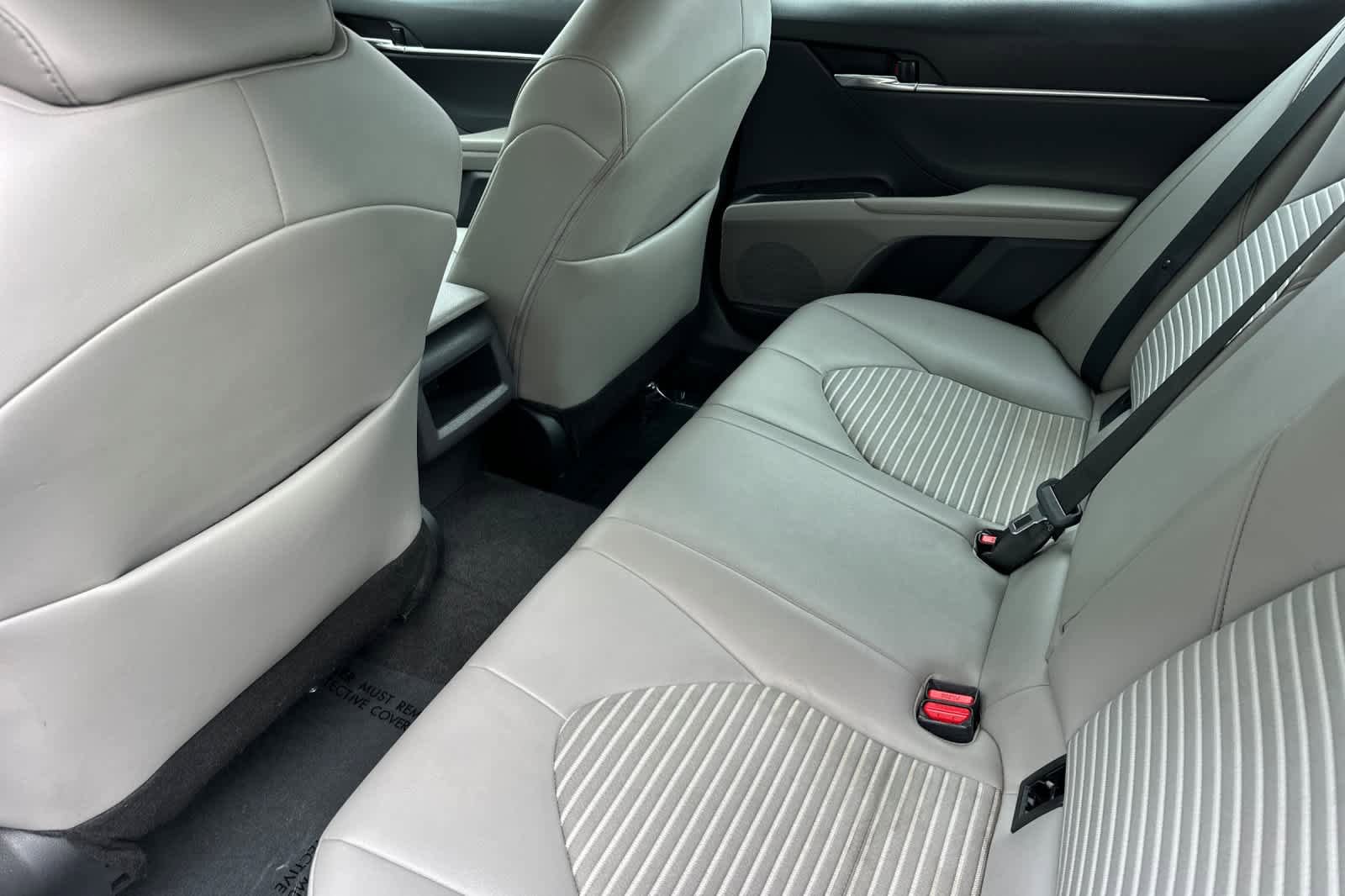 Used 2023 Toyota Camry SE image 4