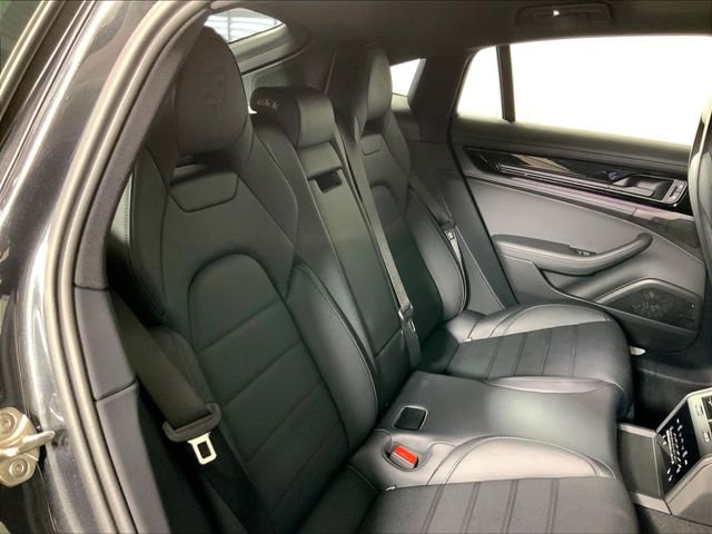 Used 2024 Porsche Panamera 4 image 23