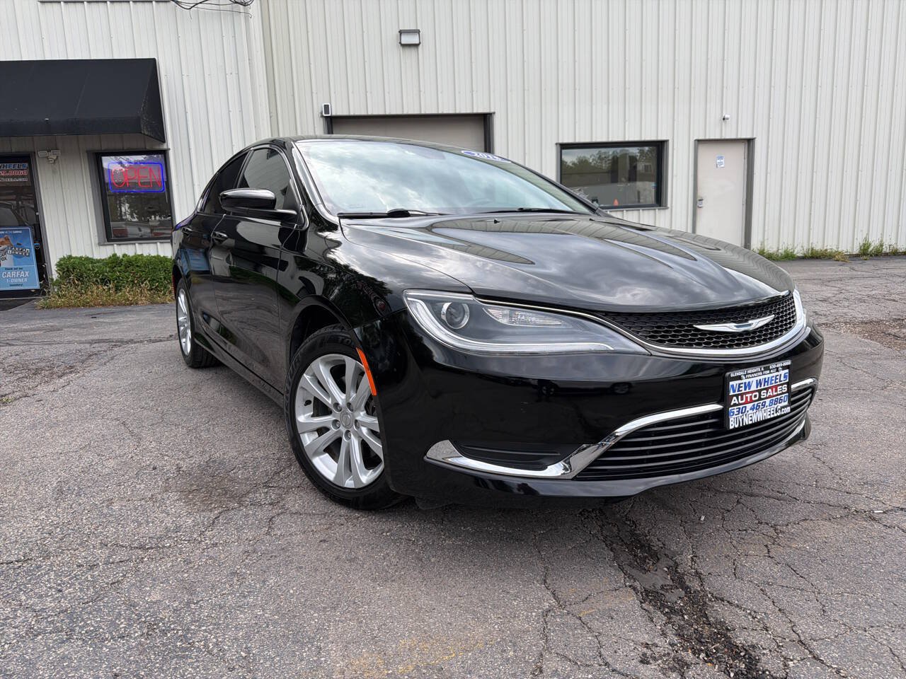 Used 2015 Chrysler 200 Limited w/ Convenience Group FWD image 8