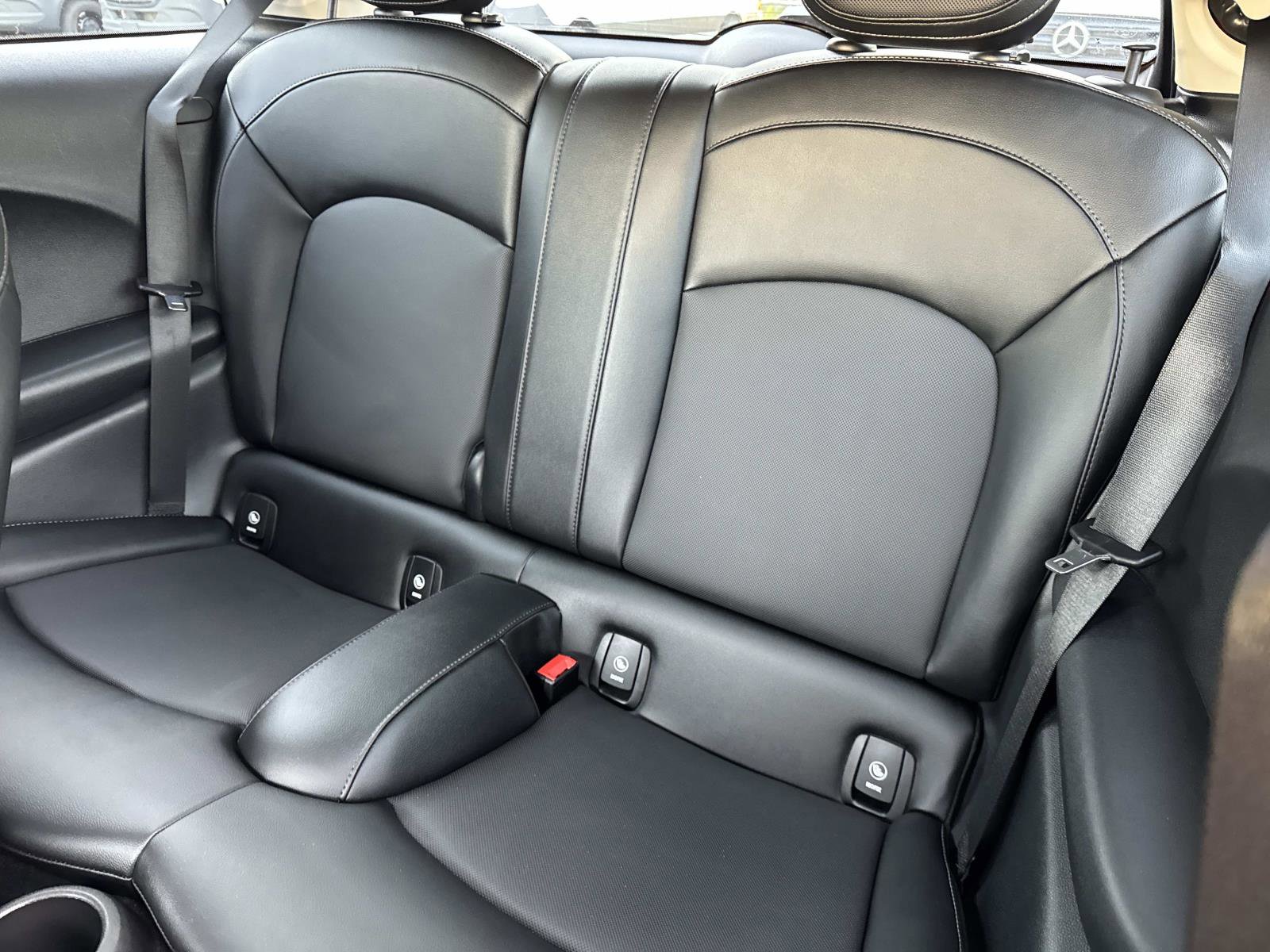 Used 2018 MINI Cooper S image 11