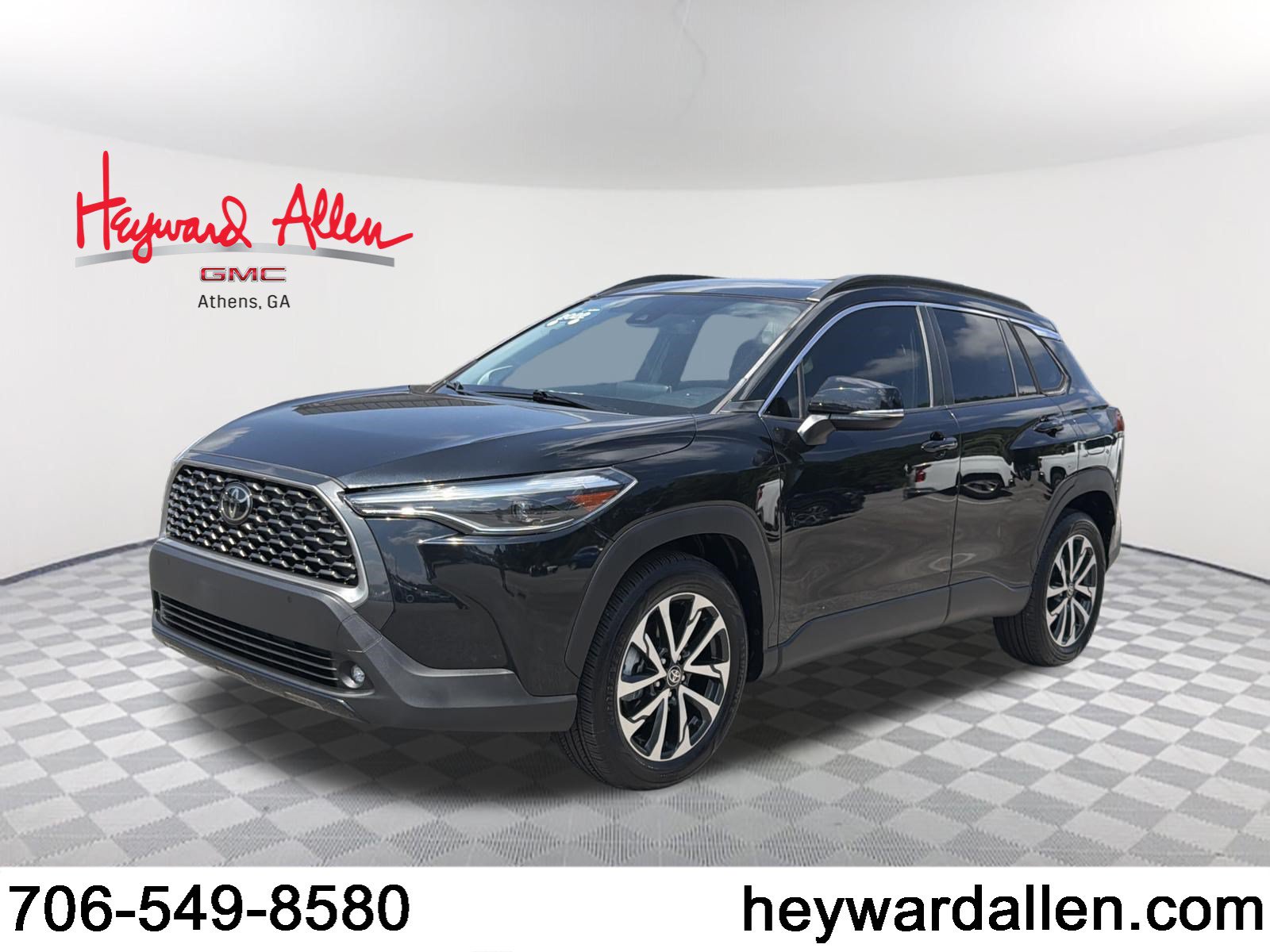 Used 2022 Toyota Corolla Cross XLE w/ Convenience Package FWD image 1