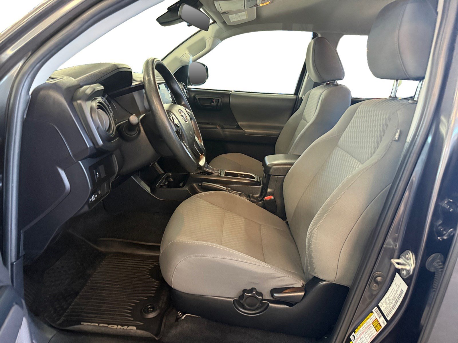Used 2022 Toyota Tacoma SR AWD/4WD image 10