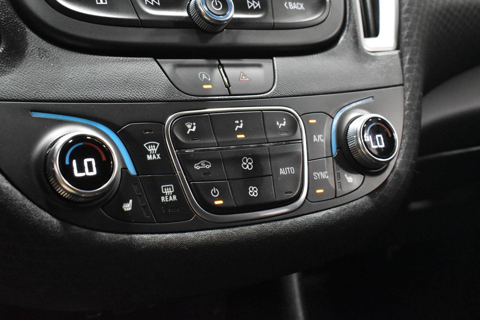 Used 2025 Chevrolet Malibu LT FWD image 17