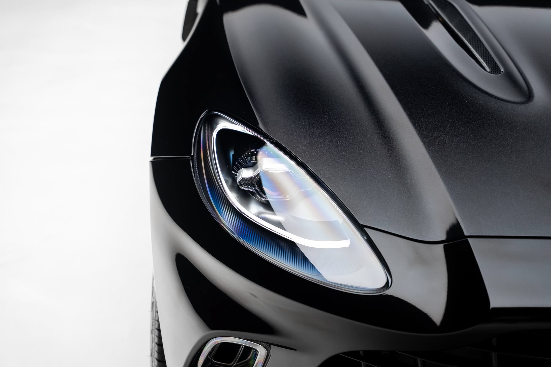 Used 2022 Aston Martin DBX AWD/4WD image 12