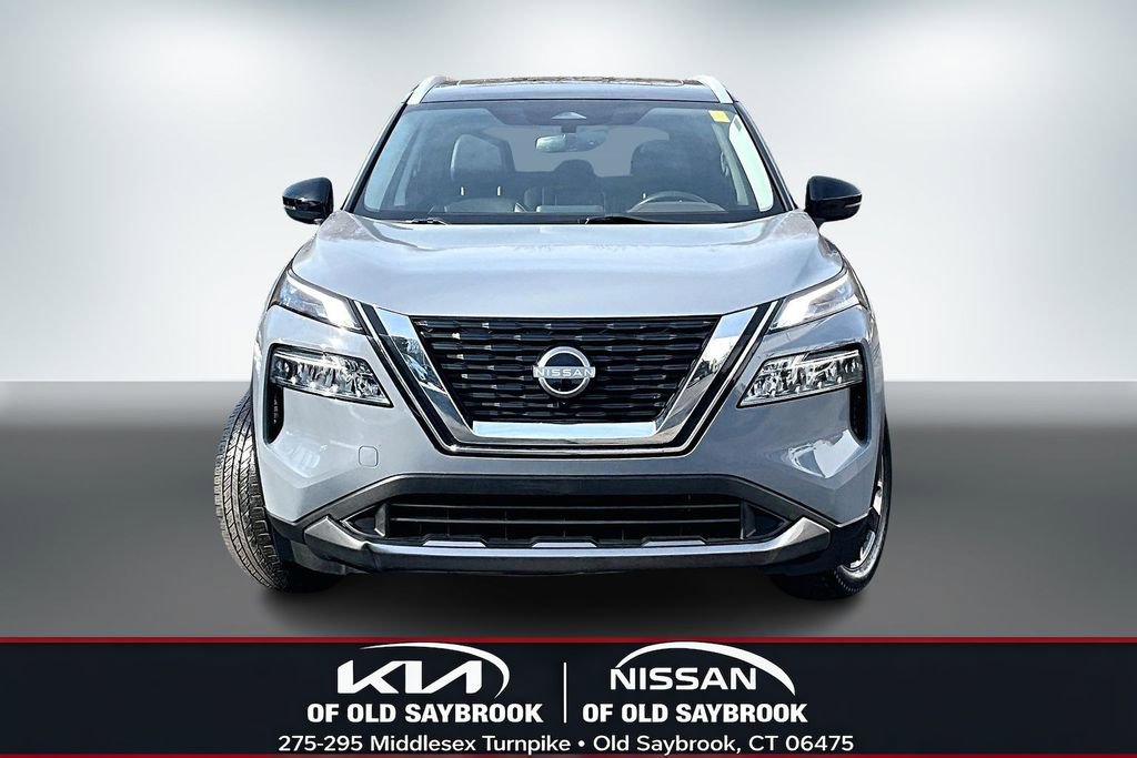Used 2023 Nissan Rogue SL image 2