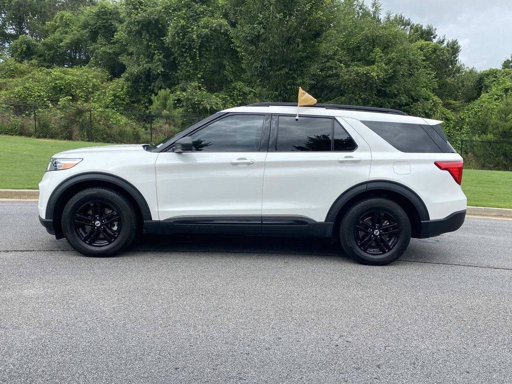 Certified 2024 Ford Explorer XLT RWD image 10