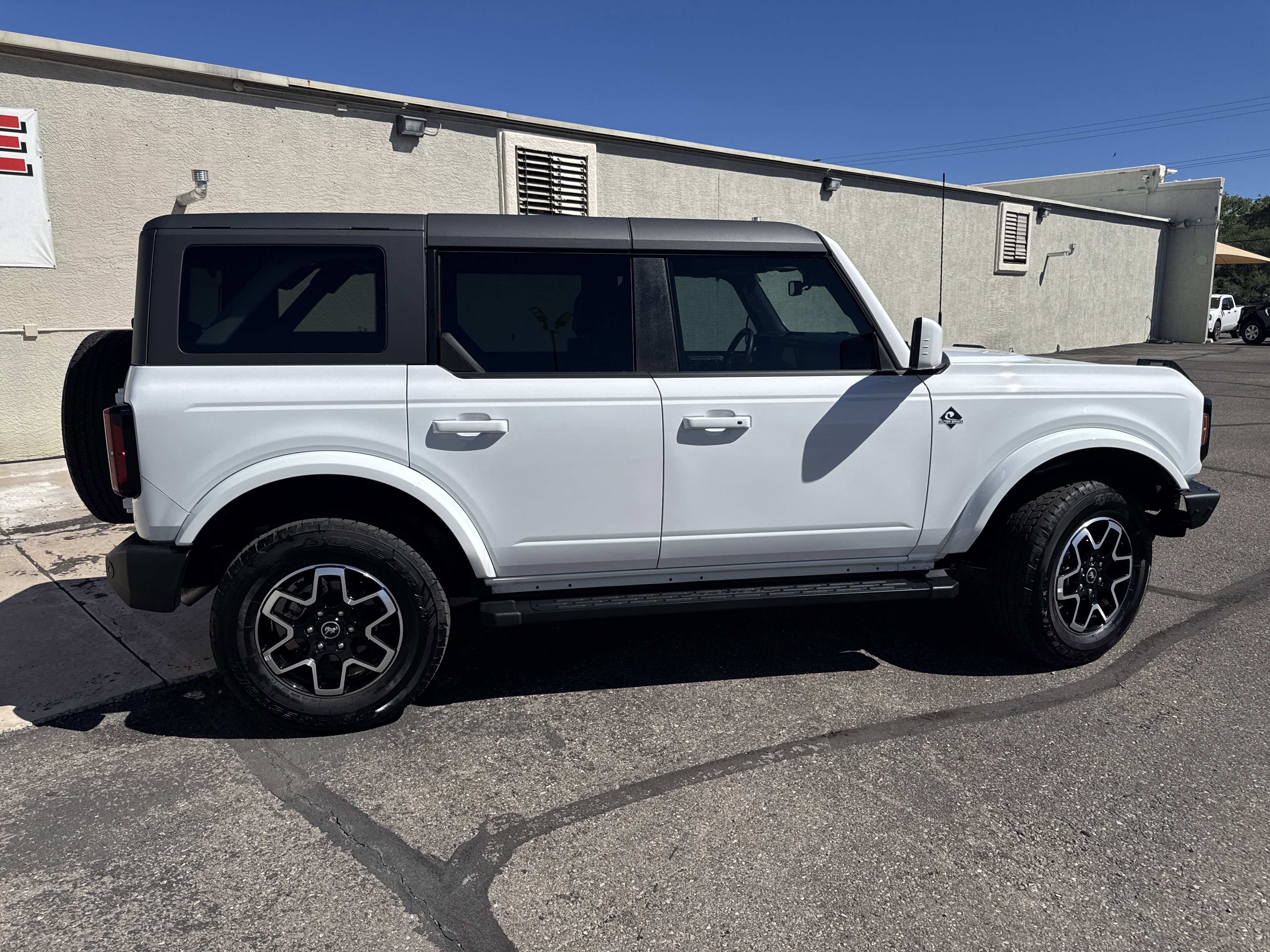 Used 2024 Ford Bronco Outer Banks image 8