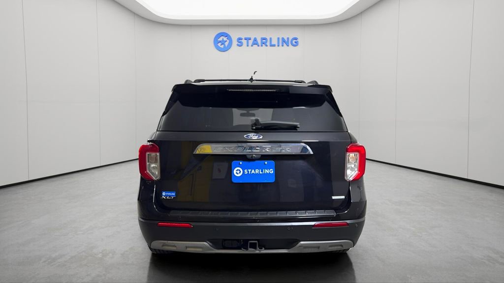 Used 2020 Ford Explorer XLT w/ Equipment Group 202A image 5