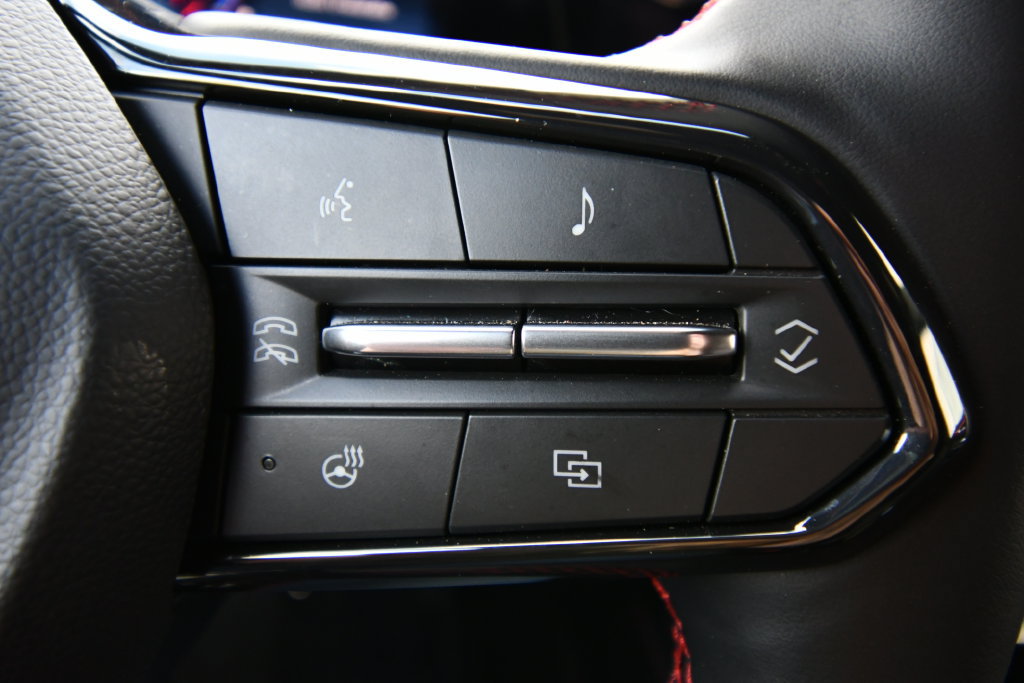 Used 2026 Chevrolet Traverse RS AWD/4WD image 23