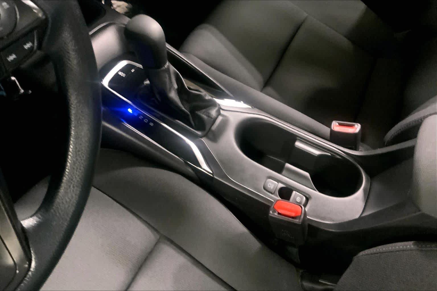 Used 2025 Toyota Corolla LE FWD image 17