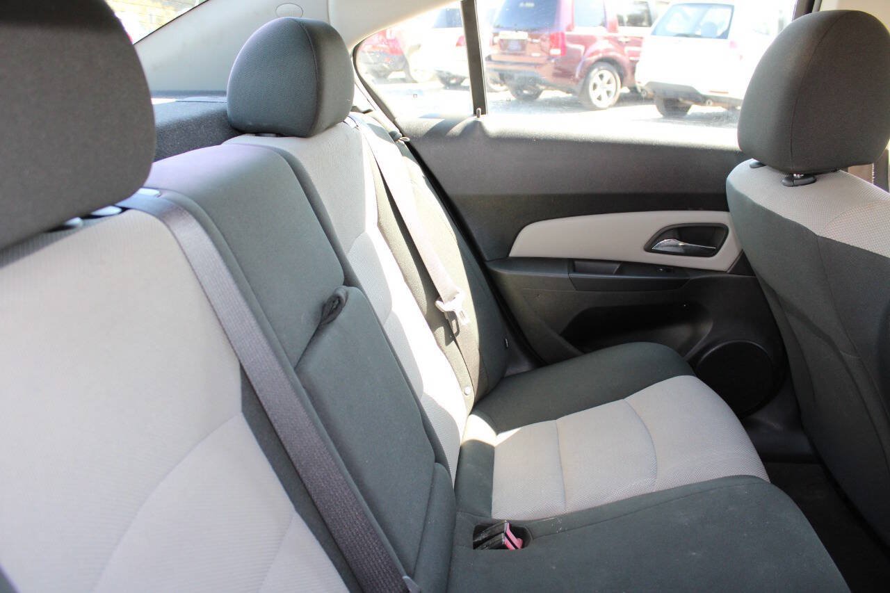 Used 2012 Chevrolet Cruze LS w/ Connectivity Package FWD image 17