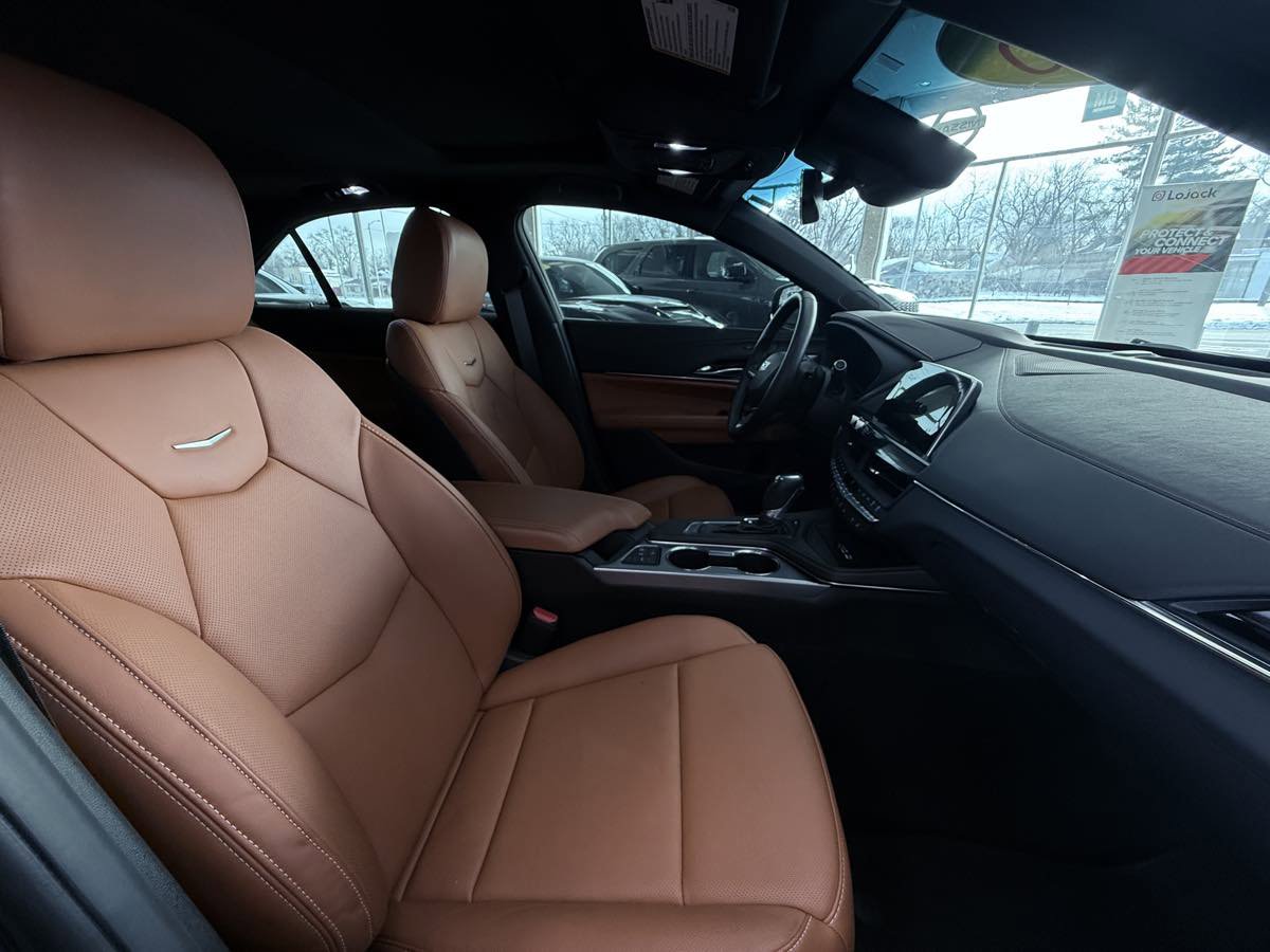 Used 2025 Cadillac CT4 Premium Luxury image 32