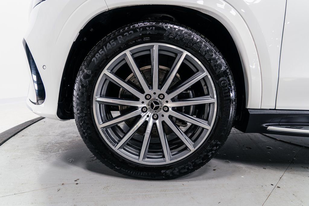 Used 2024 Mercedes-Benz GLS 450 4MATIC image 39