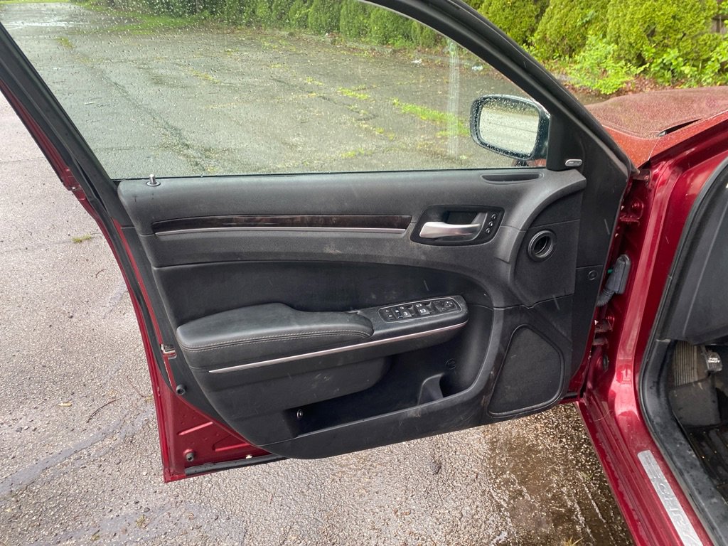 Used 2016 Chrysler 300 C AWD/4WD image 11