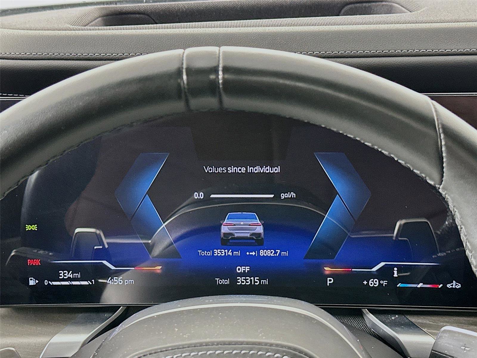 Used 2023 BMW 760i xDrive image 12