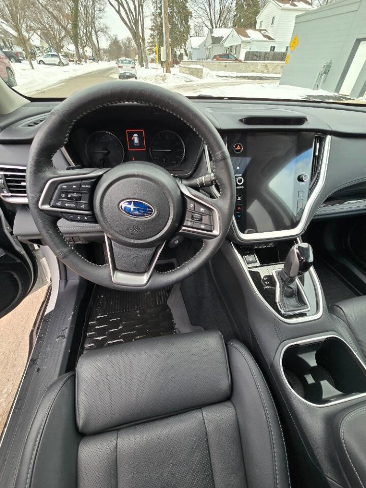 Used 2025 Subaru Outback Limited image 18
