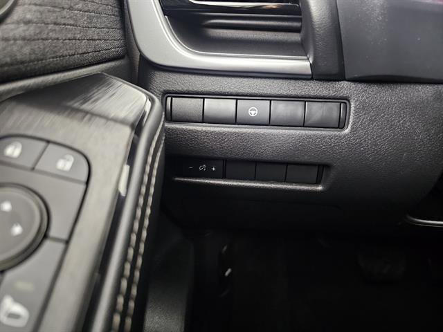 Used 2021 Nissan Rogue SV image 39