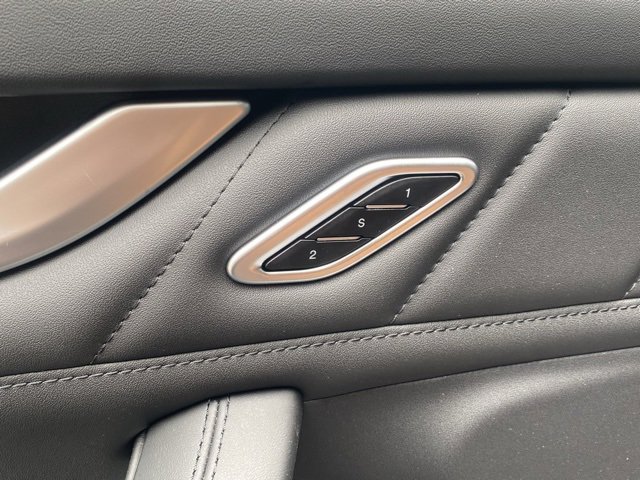 New 2024 Maserati Levante Trofeo image 18