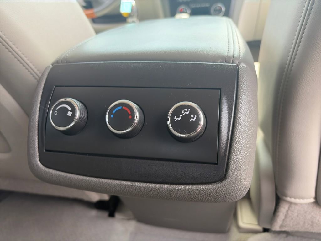 Used 2012 Buick Enclave Leather FWD image 34