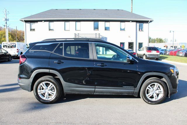 Used 2023 GMC Terrain SLE w/ Driver Convenience Package image 6