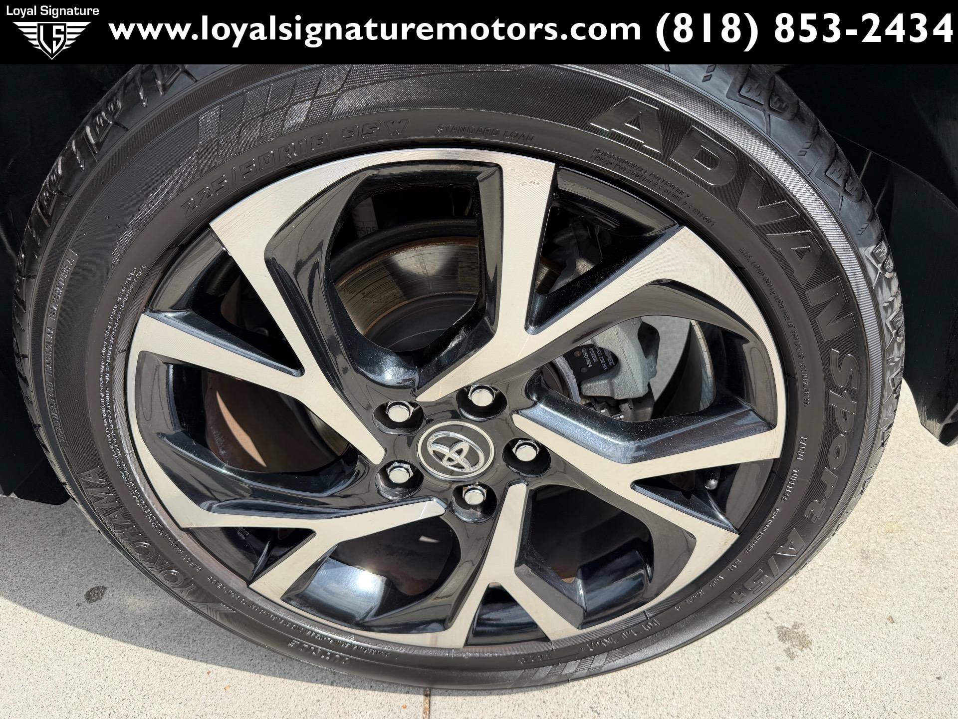 Used 2019 Toyota C-HR XLE FWD image 32