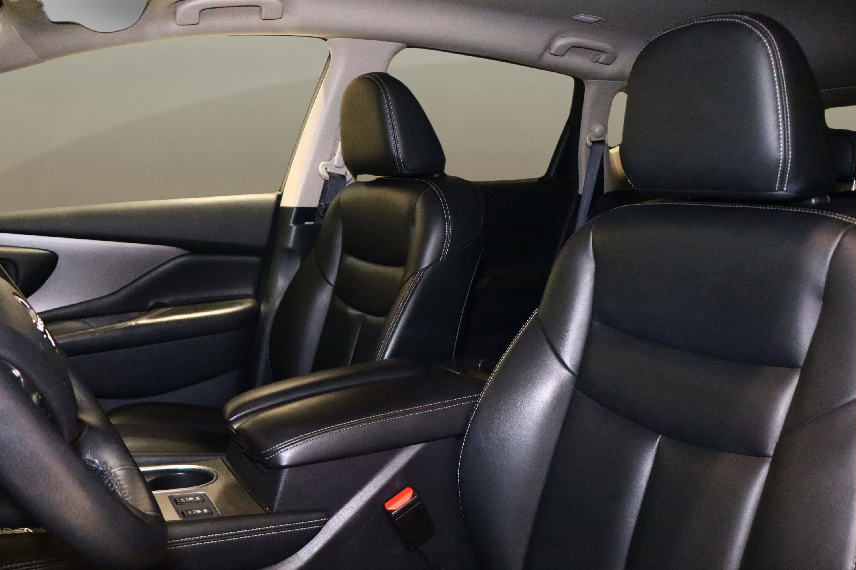 Used 2023 Nissan Murano SV image 15