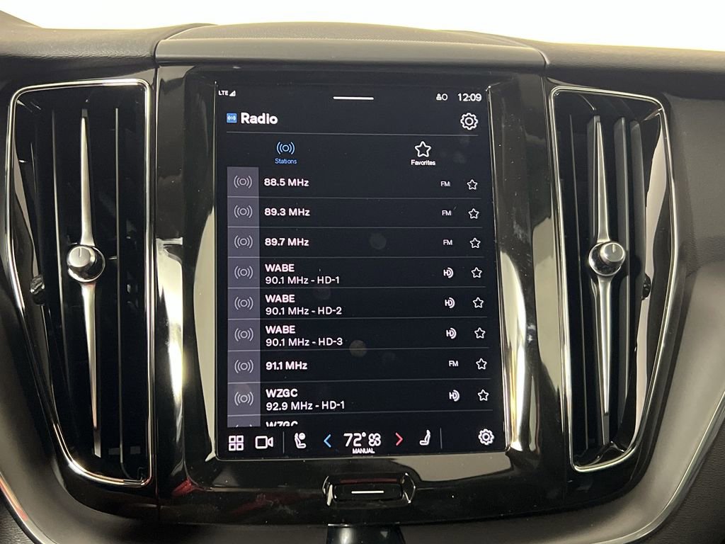 Certified 2025 Volvo XC60 B5 Core w/ Climate Package image 14