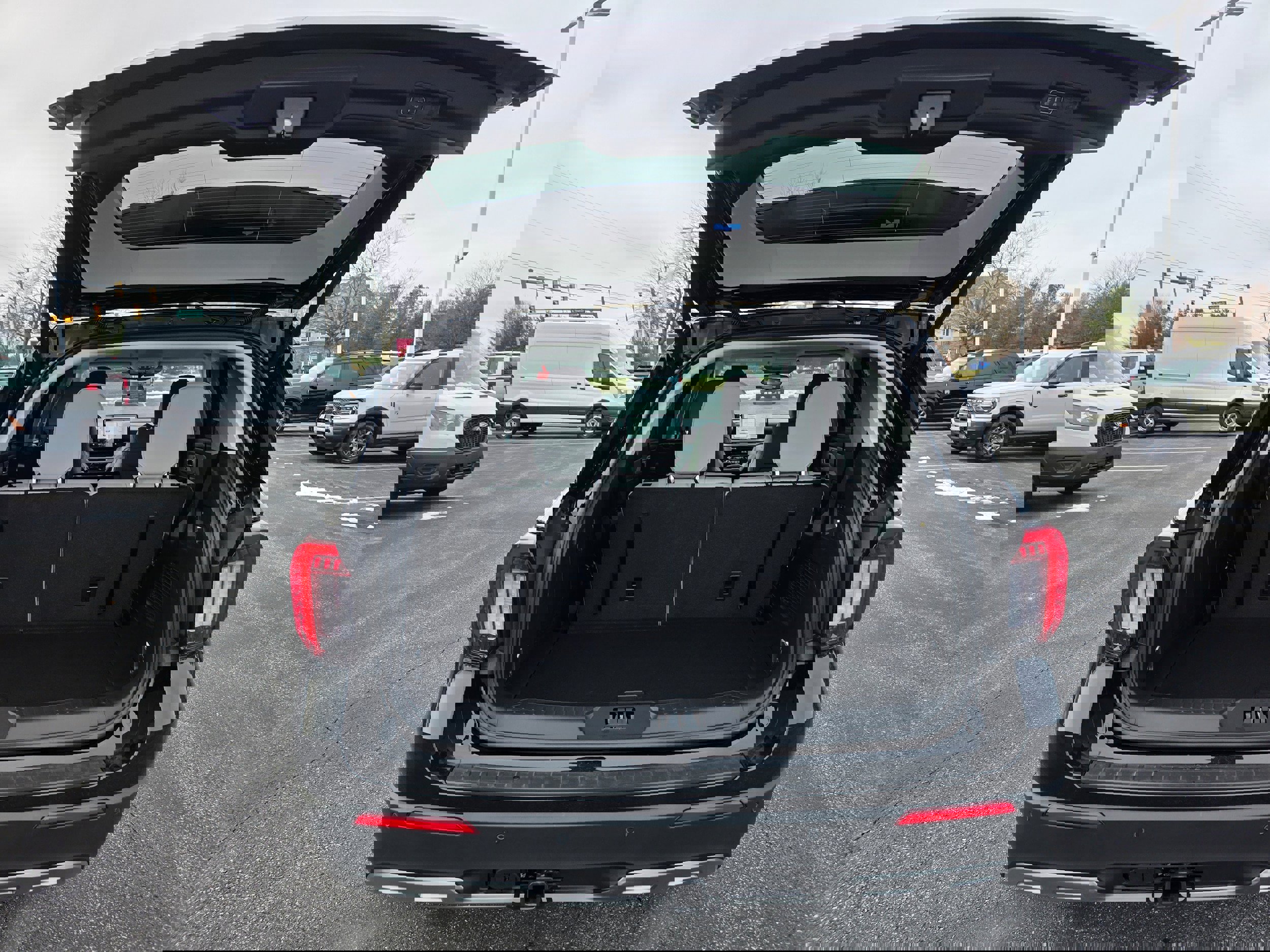 New 2026 Ford Explorer Active w/ Active Comfort Package image 16