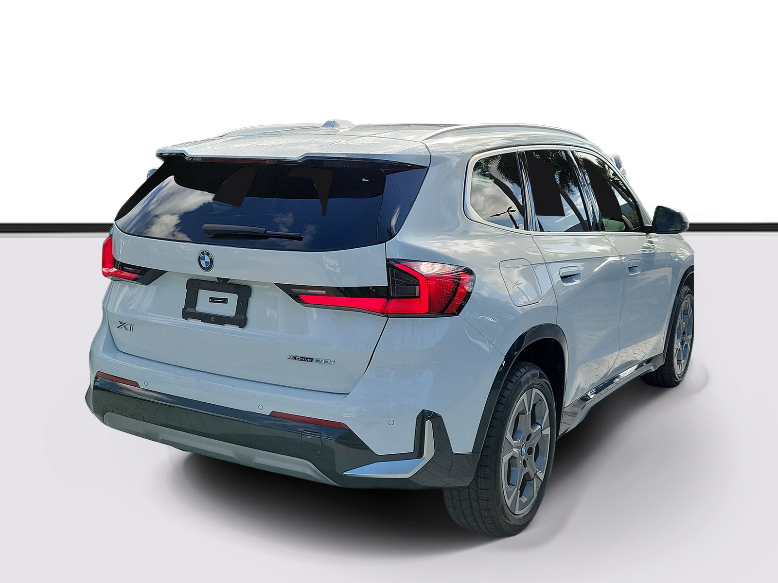 Used 2023 BMW X1 xDrive28i w/ Convenience Package AWD/4WD image 4