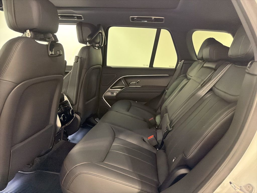 New 2026 Land Rover Range Rover SE image 22