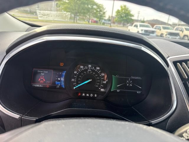 Used 2020 Ford Edge Titanium FWD image 19
