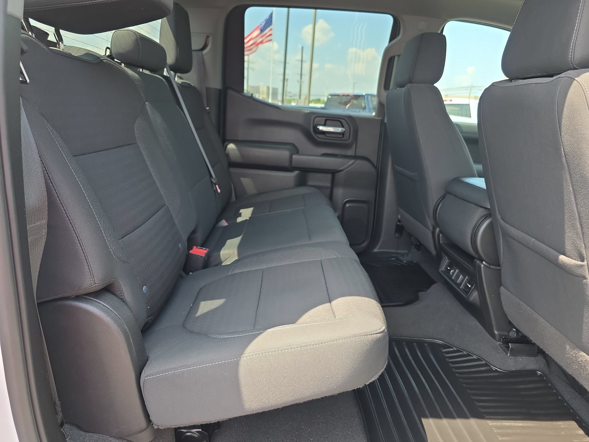Used 2021 Chevrolet Silverado 1500 LT RWD image 14