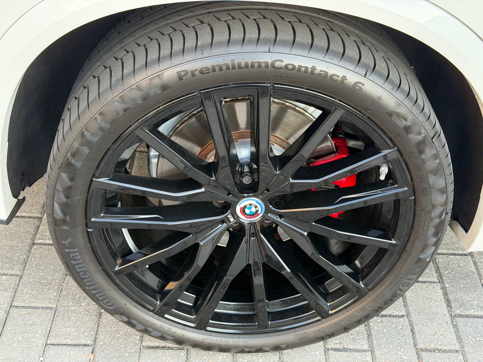 Used 2022 BMW X5 M50i w/ Premium Package image 26