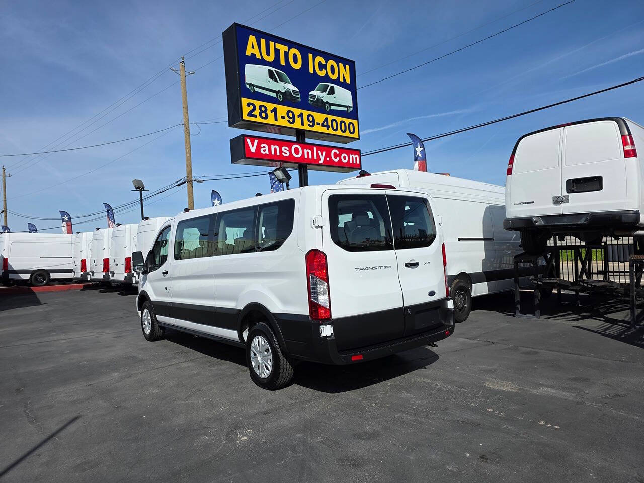 Used 2023 Ford Transit 350 XLT RWD image 30
