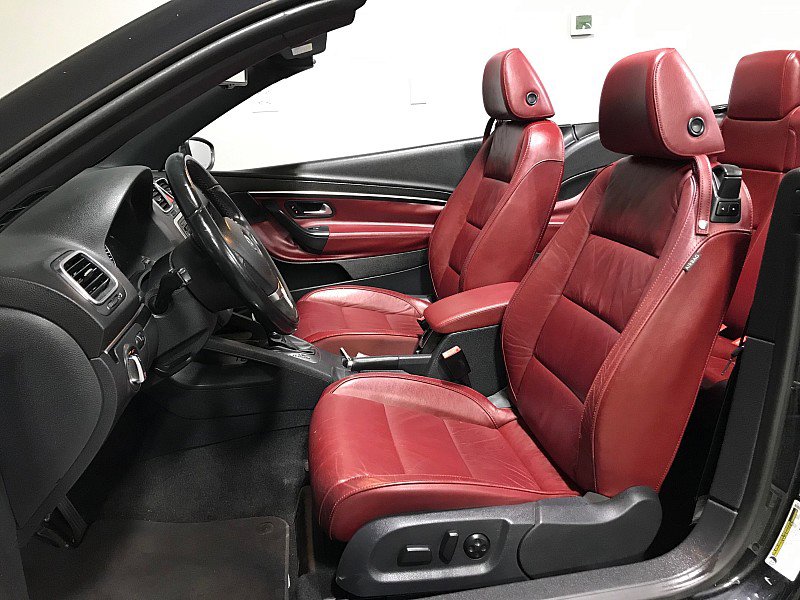 Used 2014 Volkswagen Eos Executive FWD image 19