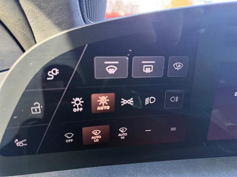 Used 2022 Lucid Air Grand Touring image 38