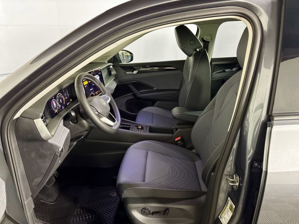 New 2026 Volkswagen Tiguan SE AWD/4WD image 11