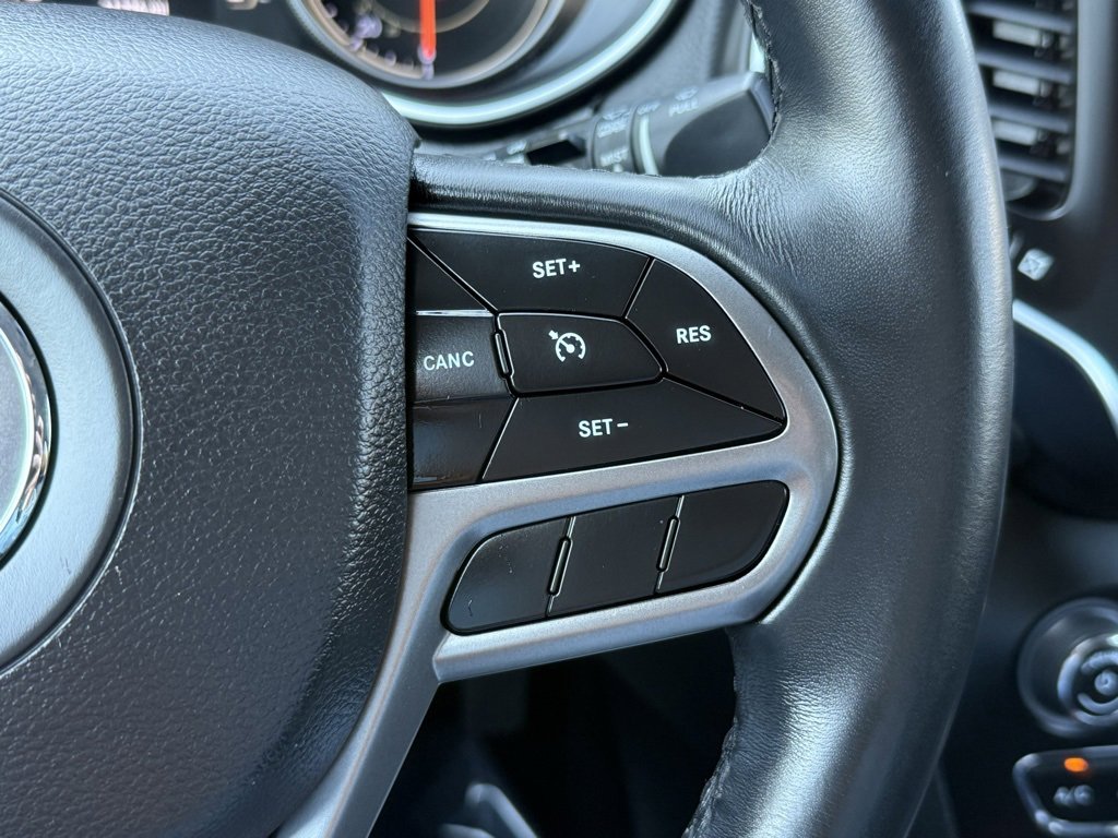 Used 2019 Jeep Cherokee Latitude Plus image 25