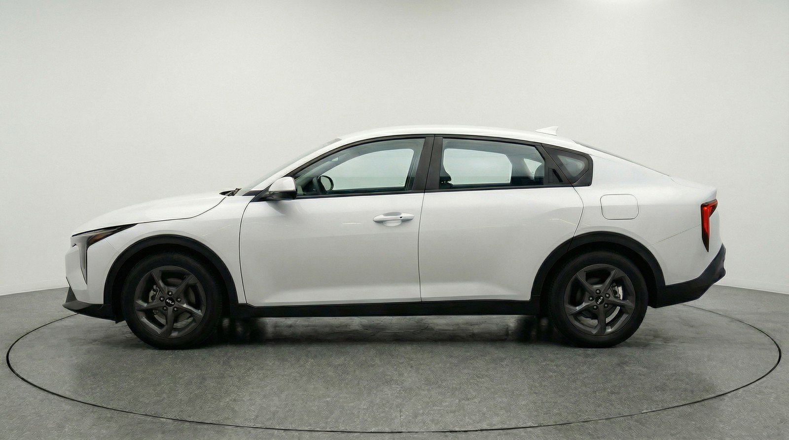 Used 2025 Kia K4 LXS image 5