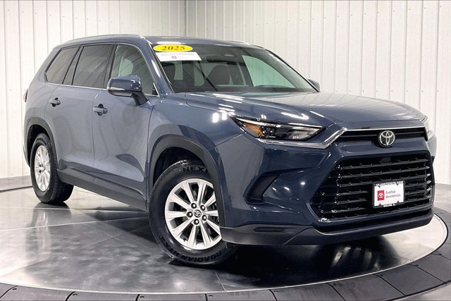Certified 2025 Toyota Grand Highlander AWD image 3