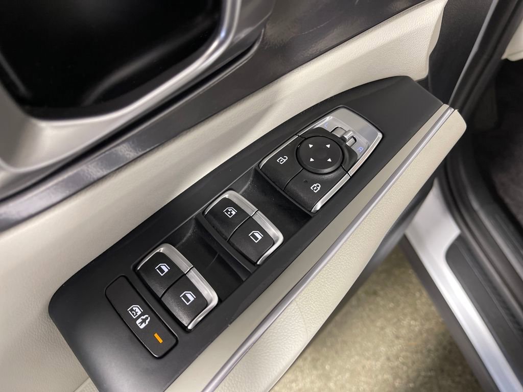 Used 2023 Kia Sorento S image 18