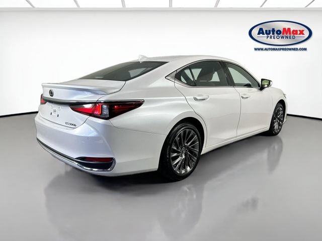 Used 2025 Lexus ES 300h w/ Technology Package FWD image 2
